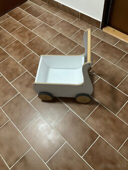 Dětmi oblíbené hračky - kočárek - 2