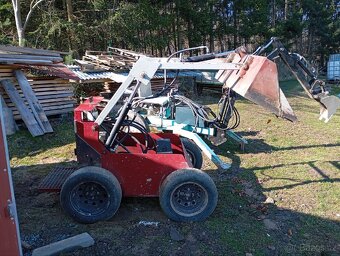 Minibagr a nakladač - 2