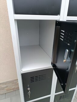 Plechová skříň 10 boxů - 2