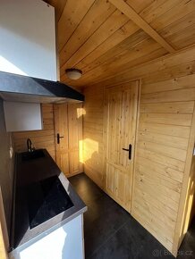 Maringotka minimalist style 8x2.5m - 2