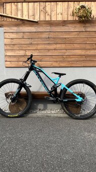 Sjezdové kolo Mondraker summum - 2
