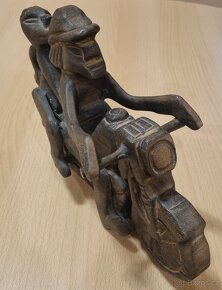 Dřevěná socha motorkáři - 2