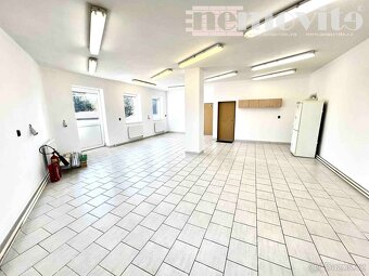 Exkluzivně nabízíme k pronájmu kanceláře, 174 m2 - Hradec Kr - 2