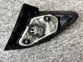 Opel Meriva B levé zadní světlo 21630101 - 2