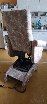 Elektrické polohovací křeslo pro seniory - 2