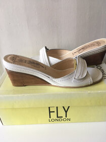 Pantofle značky Fly London, vel. 40 - 2