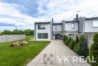 Pronájem RD 4+kk+pracovna a 2xšatna, cca 200m2, pozemek cca - 2