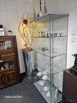 ATYPICKÁ SKLENĚNÁ VITRINA - MODEL VITRINE 187-416 NĚMECKO - 2