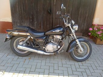 Suzuki GZ 250 Marauder - 2