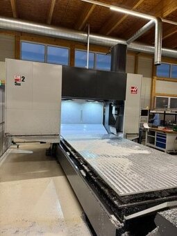 Pětiosá CNC frézka HAAS GM-2 - 2