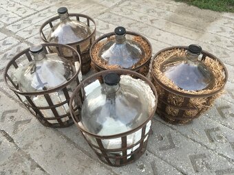 DEMIŽONY OD VÍNA A SLIVOVICE - 2