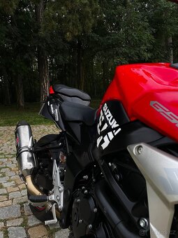 Suzuki GSR 750 Yoshimura Edition - 2
