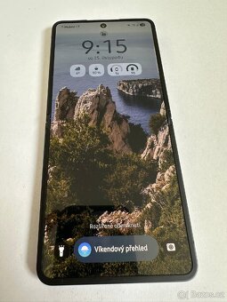 Samsung ZFlip 7 256gb, černý - 2