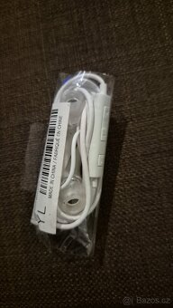 Sluchátka Samsung + sada nastavců - 2