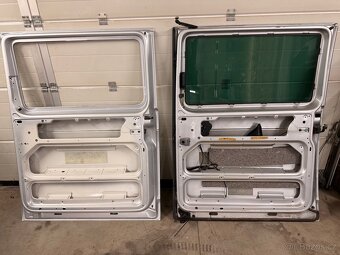 Prodám posuvné boční dveře vw t5 - 2