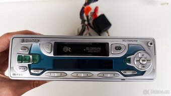 Prodám autoradio ROADSTAR - 2