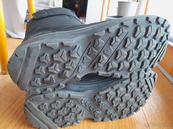 Dětské sněhule vel.37 a 34 - 2