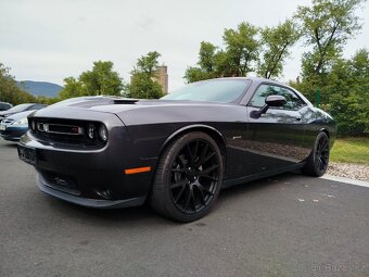 Dodge Challenger 5.7 hemi - 2