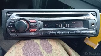 autoradio Sony CDX GT 215 C - 2