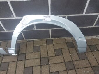BMW e23 zadní lemy - 2