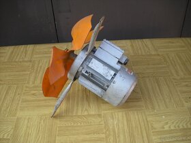 Elektromotor s vrtulí - 2
