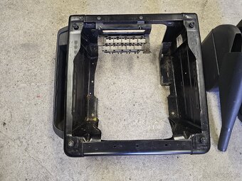 Konzole podstavec sedačky VW T5 T5.1 T6 - 2