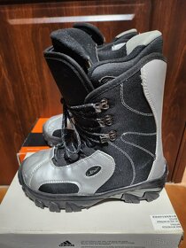 Prodám zachovalé boty na snowboard v.38 - 2