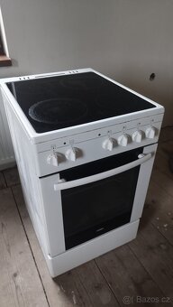 Prodám elektrický sporák MORA - 2