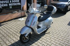Piaggio Vespa GT 200 - 2