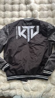 KTV Bomber XXL + kniha s podpisem - 2