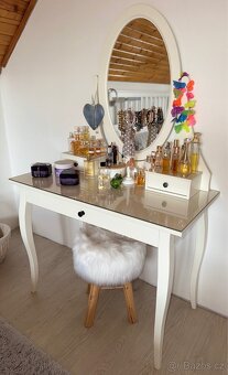 Toaletní stolek se zrcadlem zn. Ikea Hemnes - 2