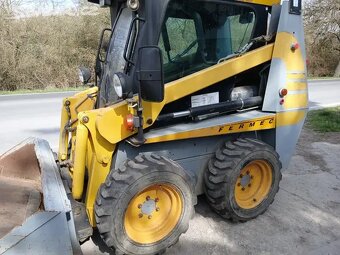Prodam smykem řízený nakladač Fermec - 2
