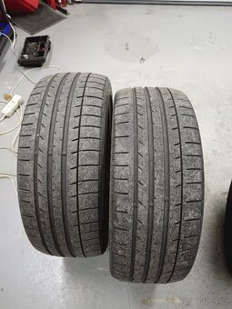 Pneu 225/45/18 - 2