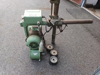 Podavač materiálu - 2