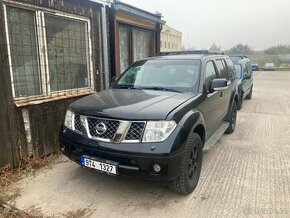 NISSAN PATHFINDER 2.5dci 7 míst - 2