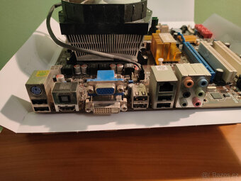 Asus M4A78-VM+AMD Athlon II X4 630+2x4GB DDR2 - 2