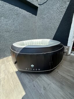 Mobilní vířivá vana NetSPa PYTHON - 2