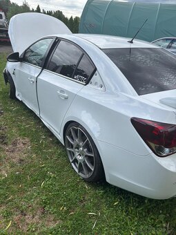 Chevrolet cruze na nahradní díly - 2