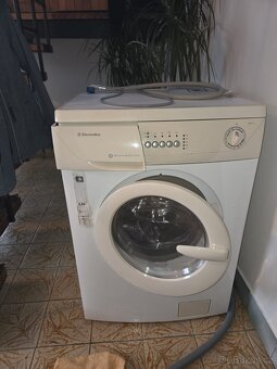 Funkční pračka Electrolux EWF 810 - 2