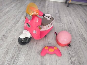 Panenka BabyBorn a skútr na dálkové ovládání - 2