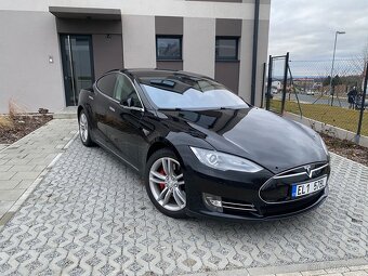 Tesla model S P85 - 2
