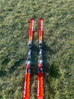 Lyže HEAD C210 s ladícími hůlkami zdarma TOP STAV - 2