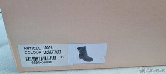 Nové nenošené dámské zimní semišové boty vel.38 - 2