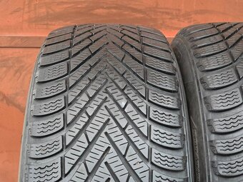 Zimní Pirelli 205/55/16 - 2