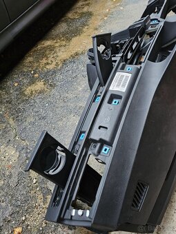 Palubní deska bmw e90/e91 - 2