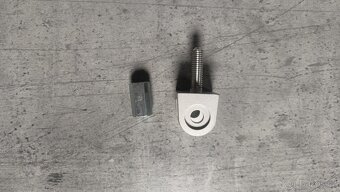 SUZUKI GSR 600-opravný kus stupačky - 2