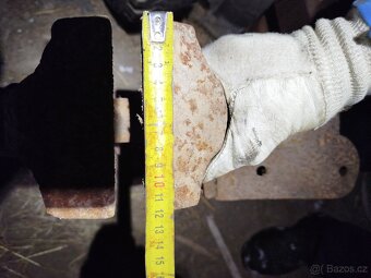 Prodám kovářský svěrák. - 2