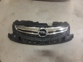 Opel Corsa, Astra - maska chromovaná lišta - 2