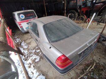 Mercedes Benz C200 - 2