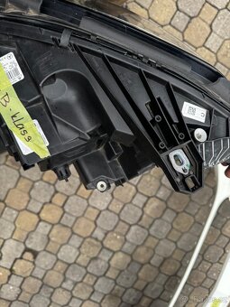 Pravé přední světlo LED Mercedes-Benz B-Class w246 - 2